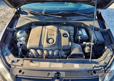 2013 Volkswagen Passat z USA, uszkodzony, nr VIN 1VWAH7A38DC056851